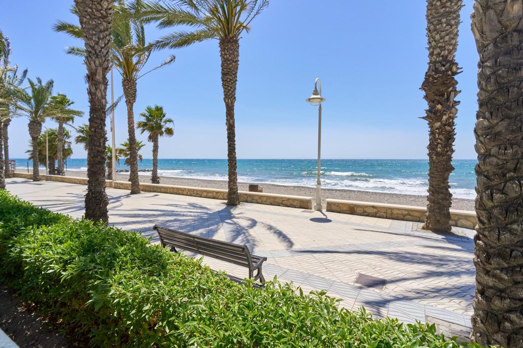 Apartamento Primera Linea Playa Algarrobo Costa Eksteriør bilde